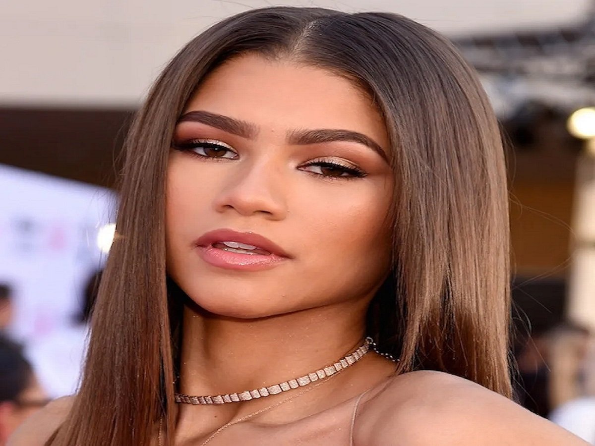 Know More About Zendaya Teeth